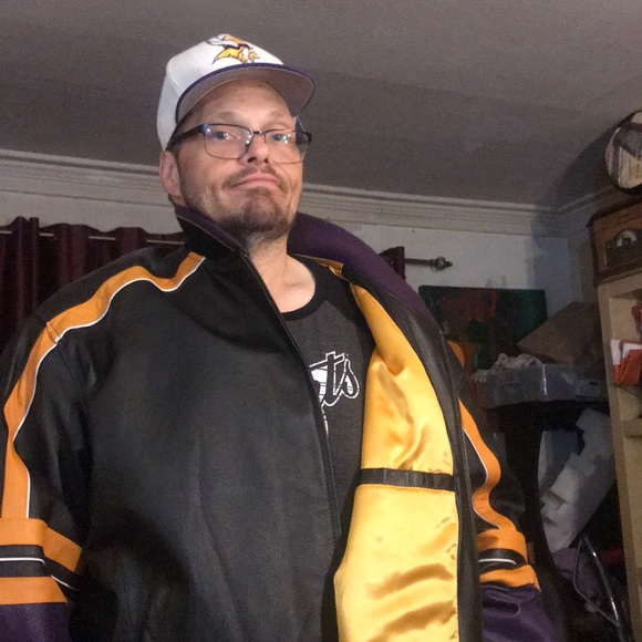 Leather jacket - Picture 3 of 7